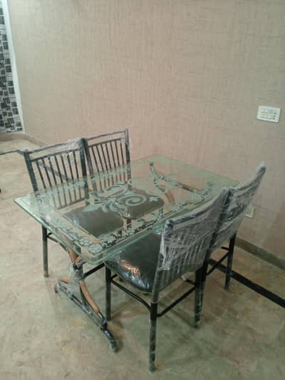 2.5 by 4 Dinning table with 4 Chair 12mm Glass