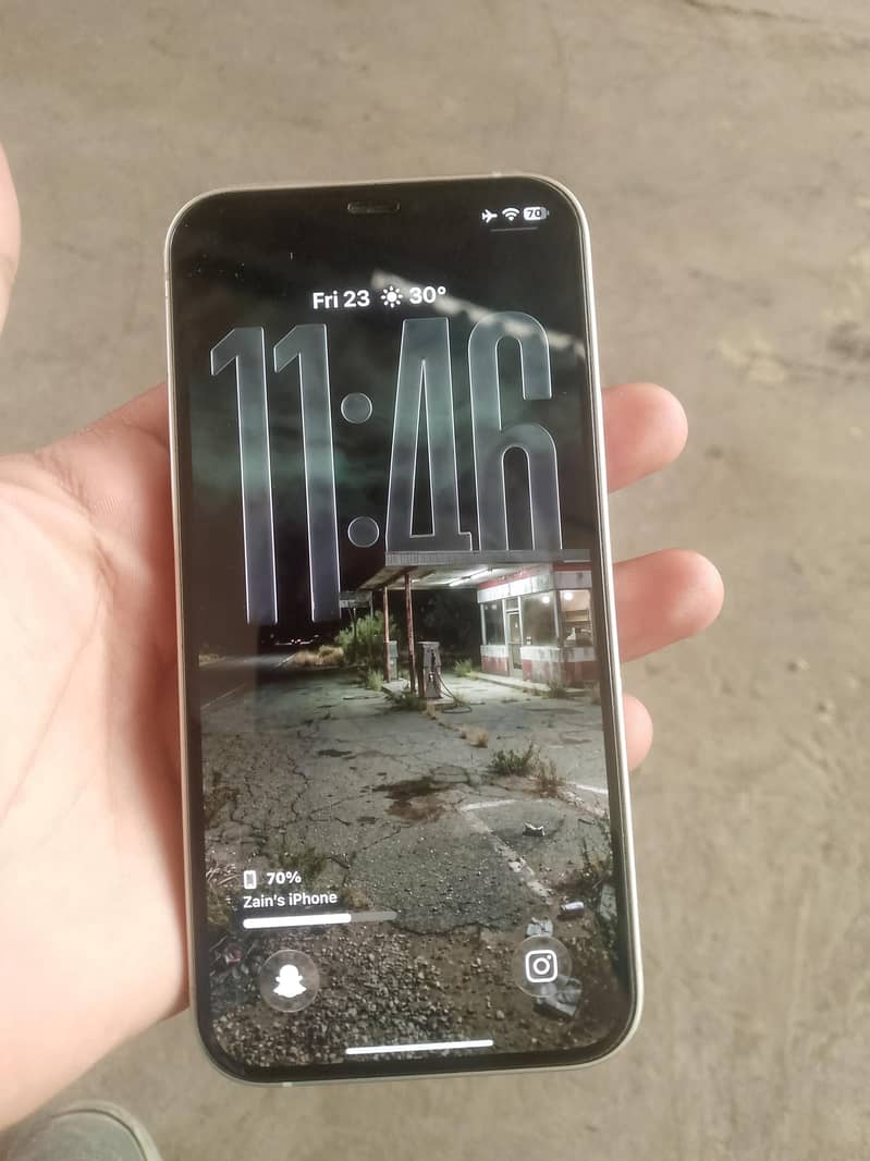 Apple iPhone 12 1
