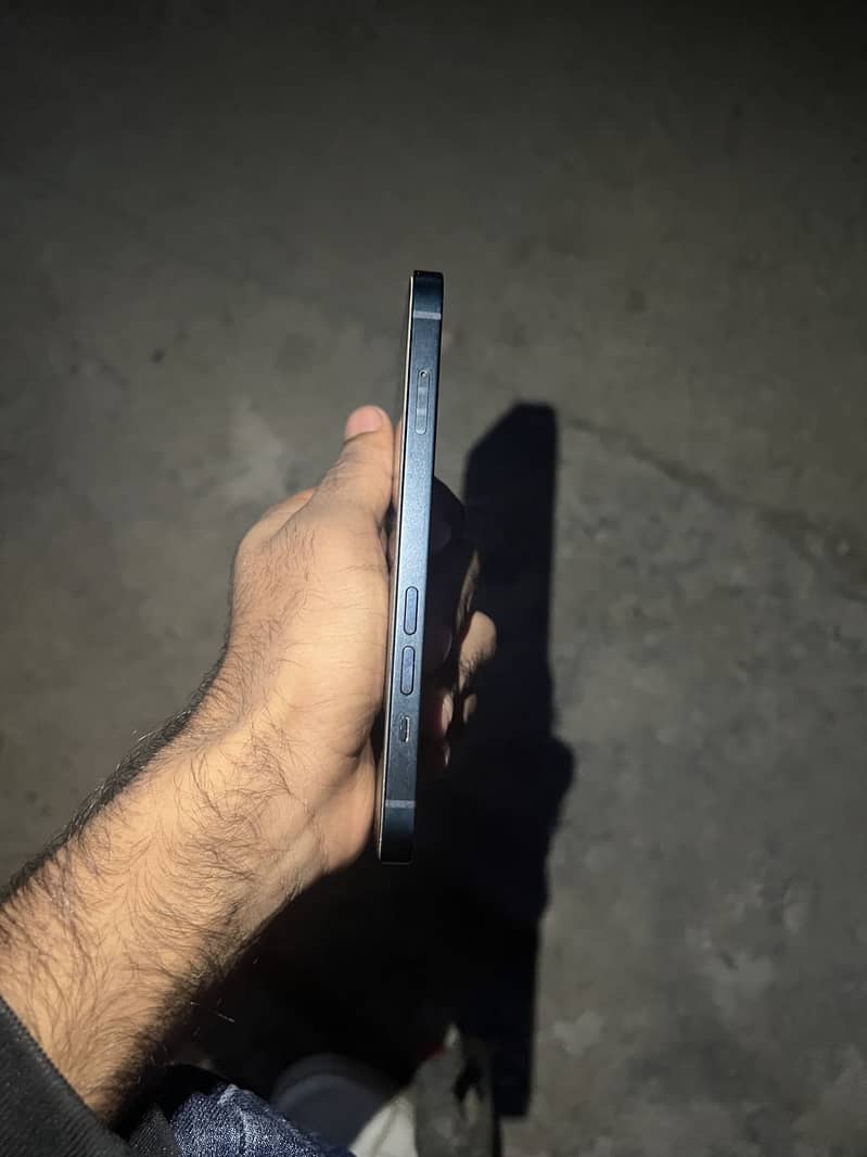 Apple iPhone 13 3