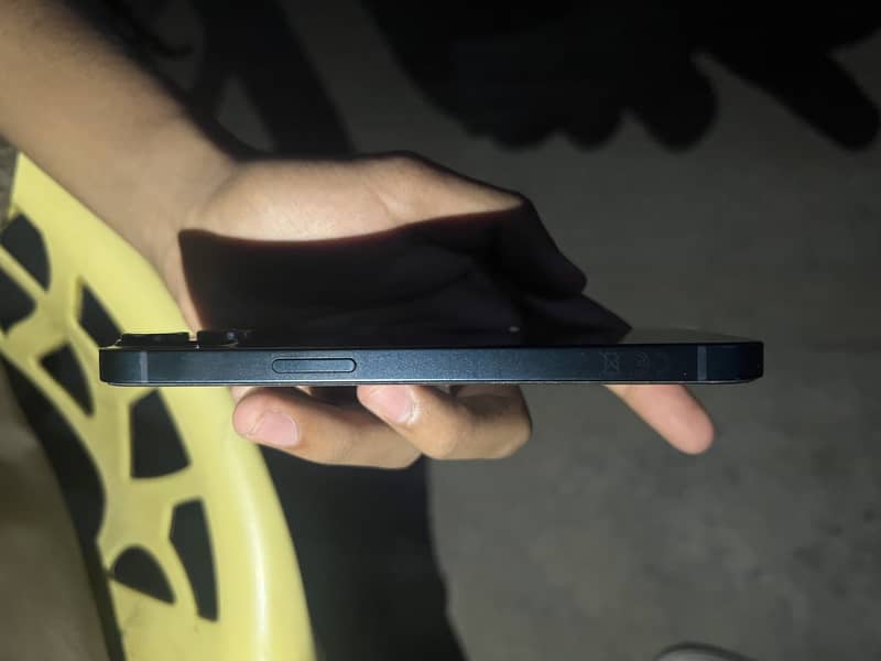 Apple iPhone 13 4