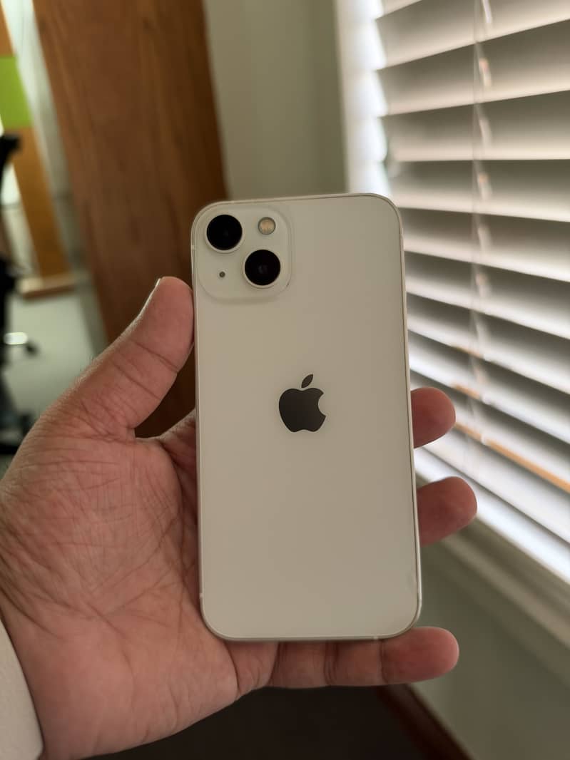 Apple iPhone 13 0