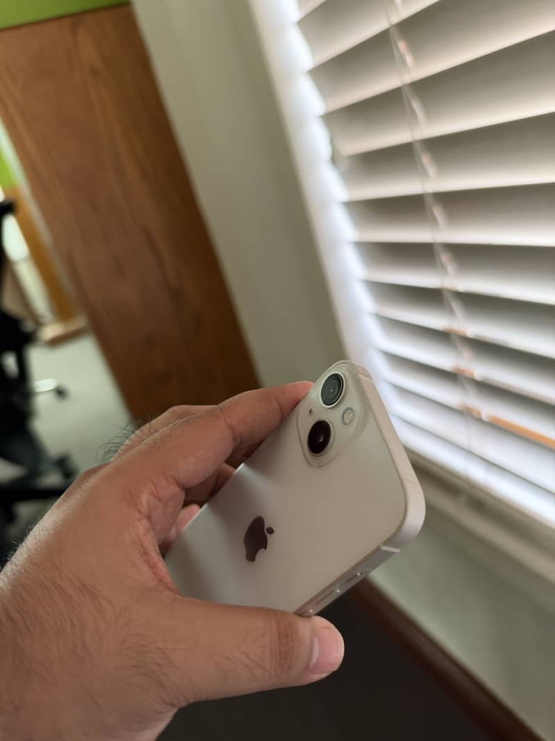 Apple iPhone 13 5