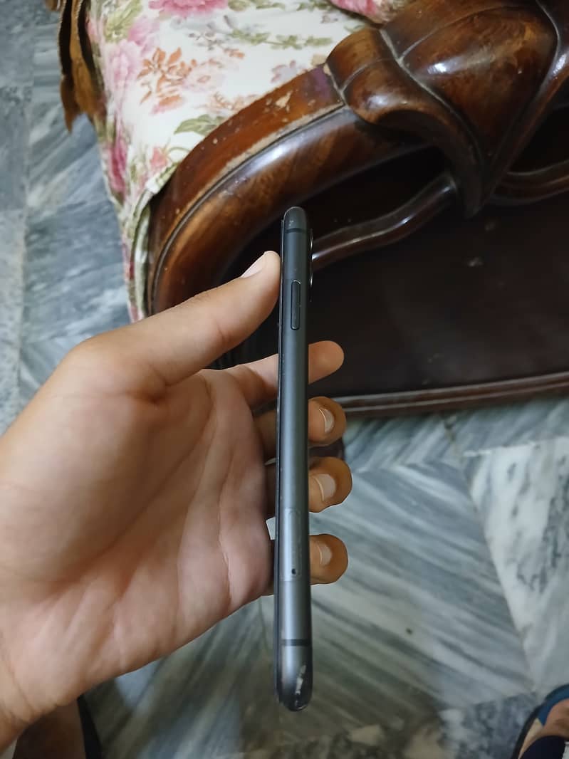 Apple iPhone 11 1