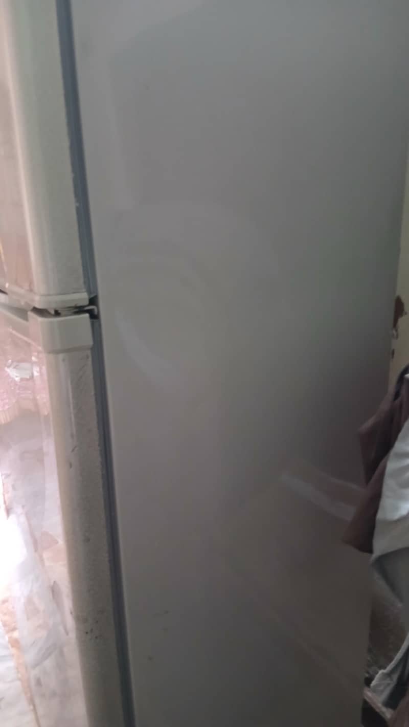 dawlance fridge 2