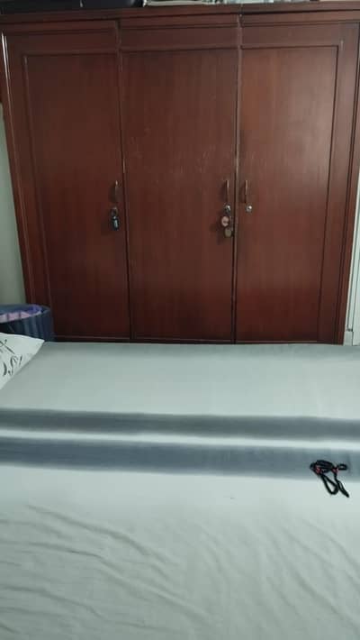 3 door wardrobe