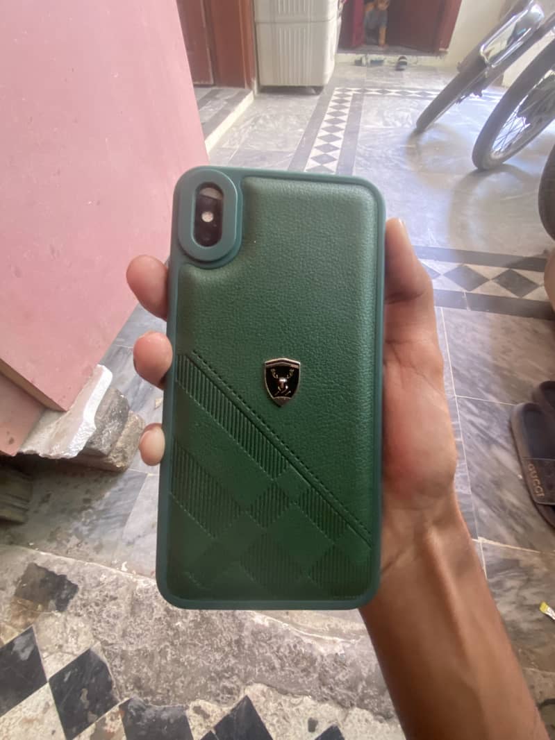 Apple iPhone XS Max 0