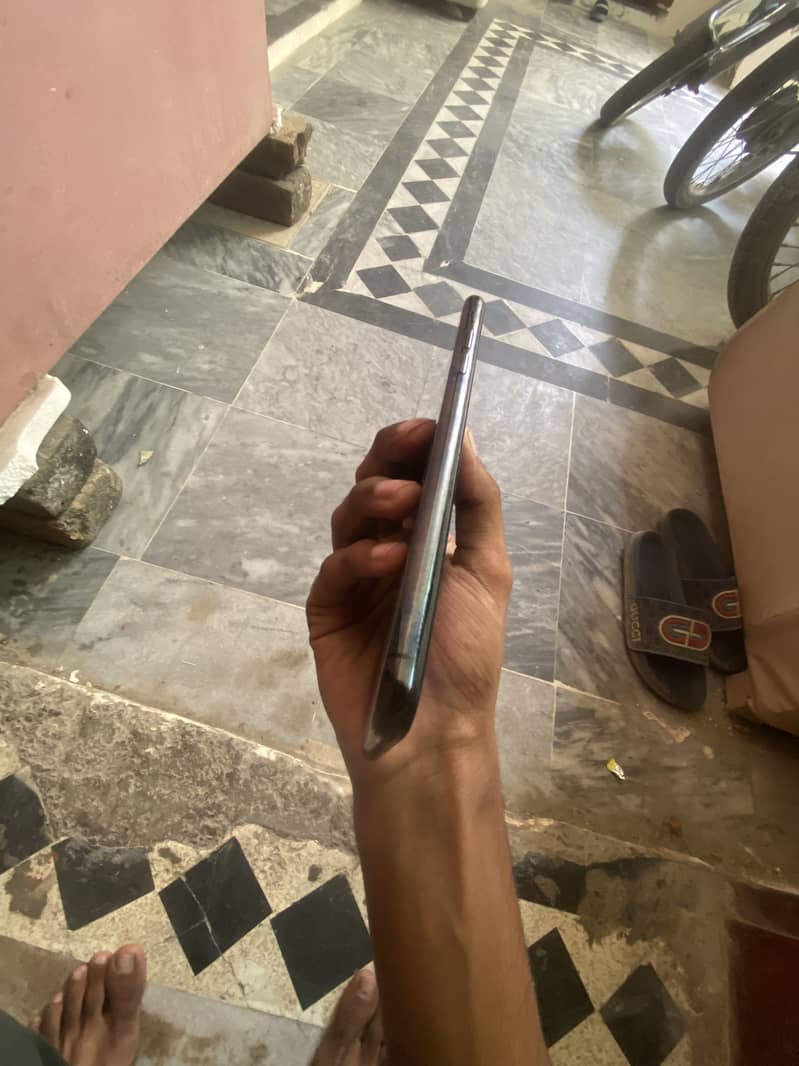 Apple iPhone XS Max 2