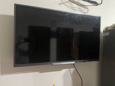 Very low price LCD GOOD CONDITION