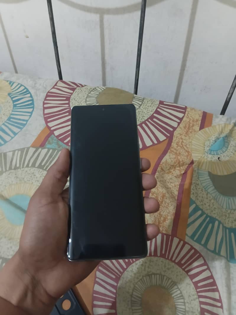 Tecno CAMON 40 Pro 6
