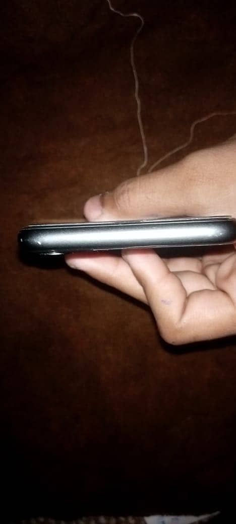 Apple iPhone 11 4