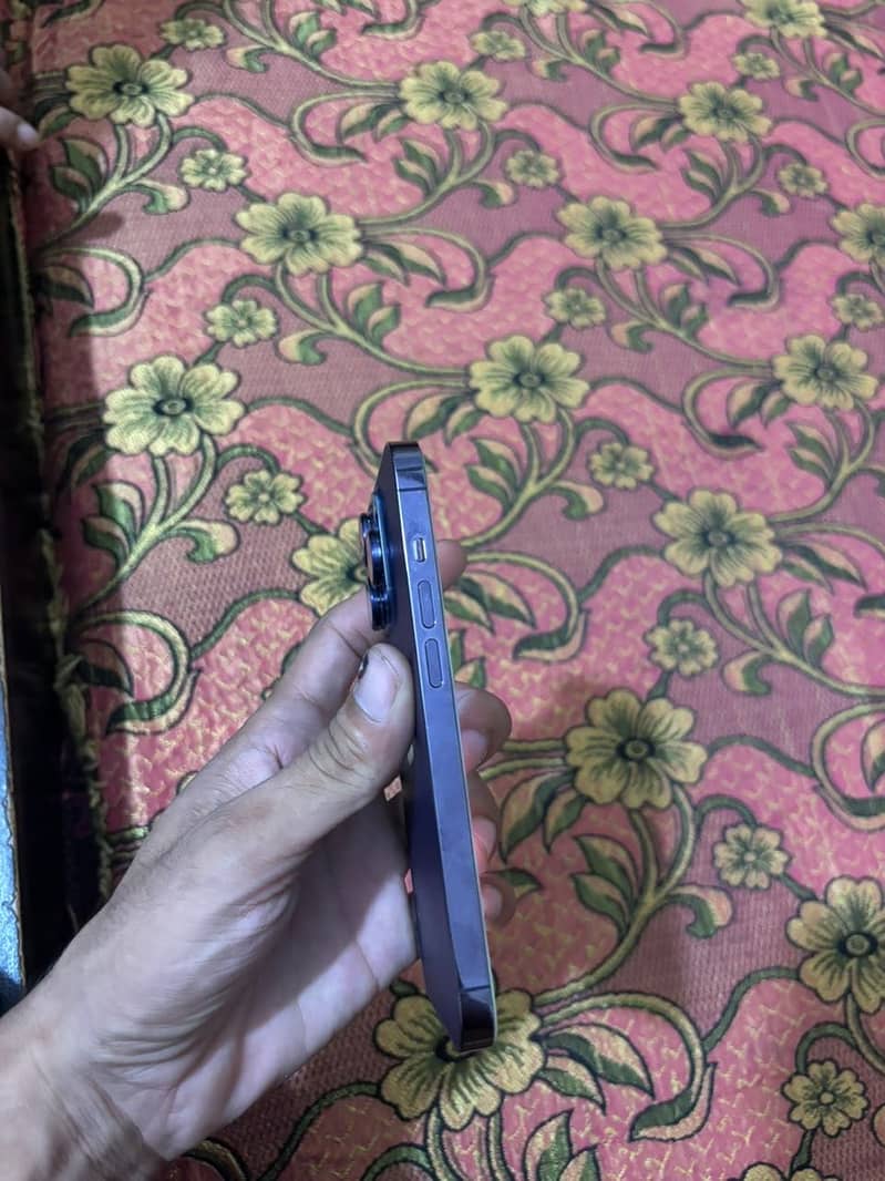 Apple iPhone 14 Pro 1