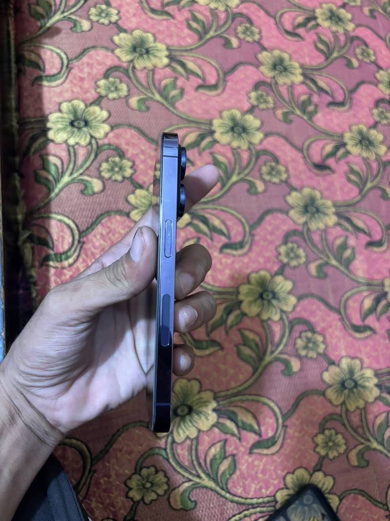 Apple iPhone 14 Pro 4