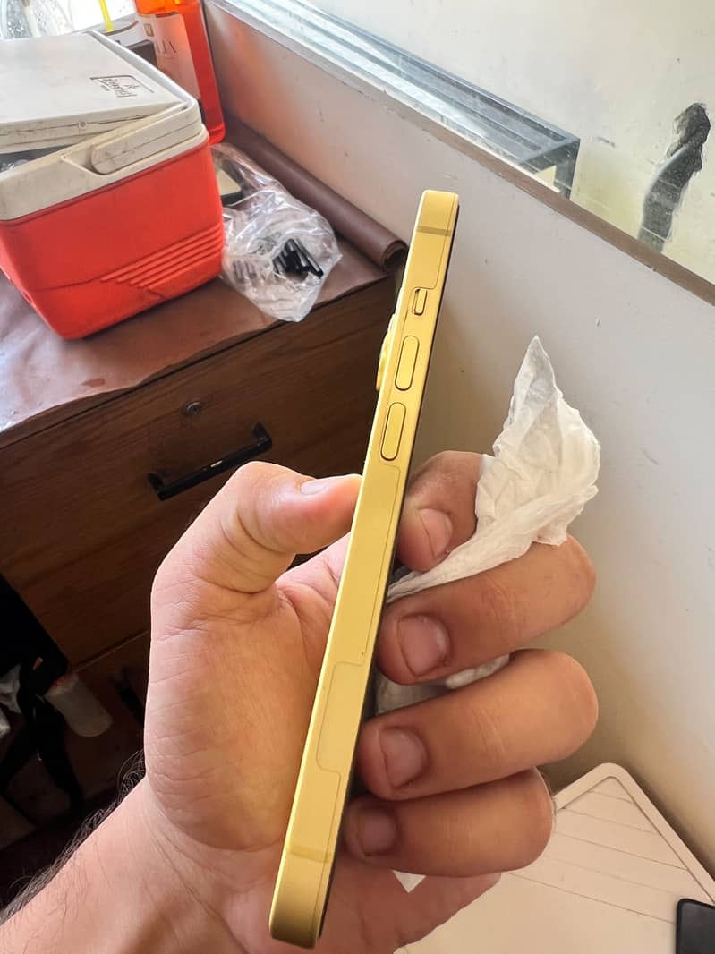 Apple iPhone 14 7
