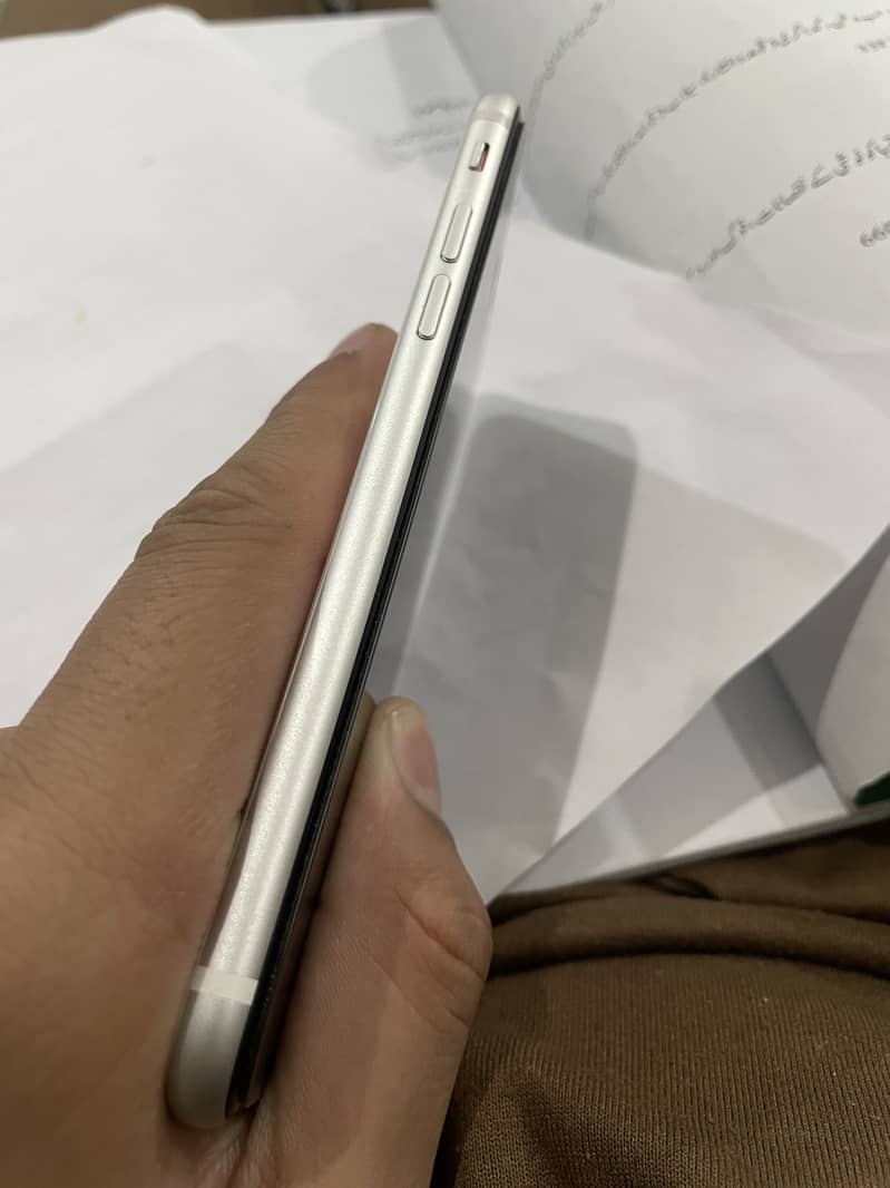 Apple iPhone SE 3