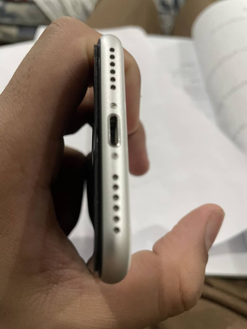 Apple iPhone SE 4