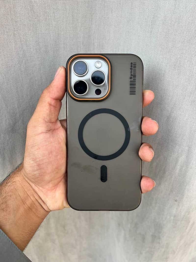 Apple iPhone 16 Pro Max 0