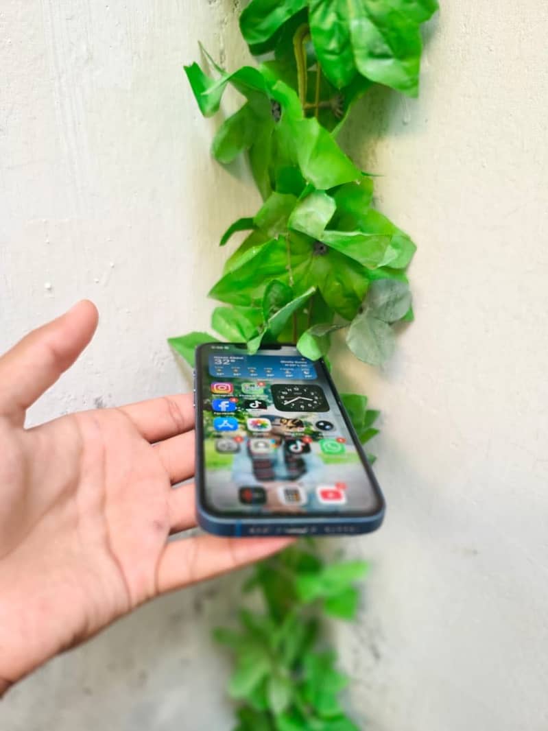 Apple iPhone 13 3
