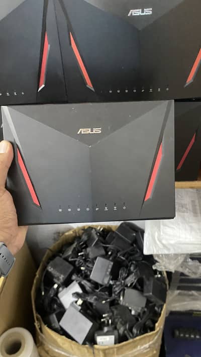 ASUS AC86U 10/10 Router with original adapter and antenas