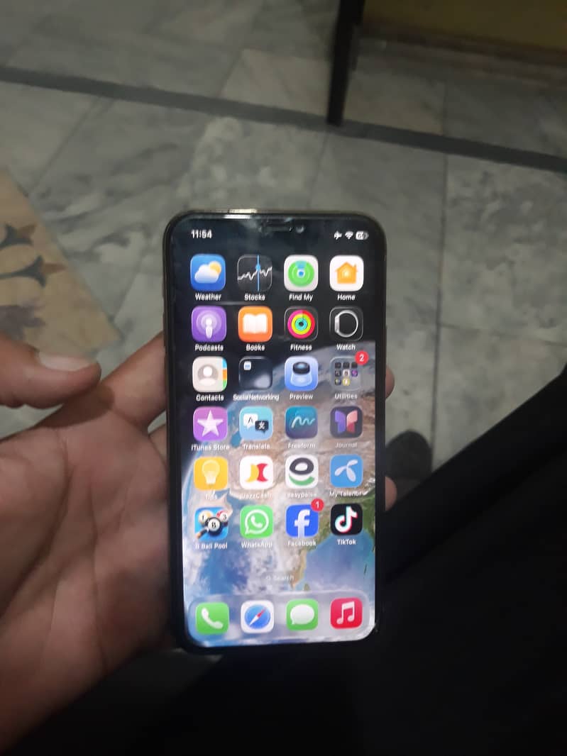 Apple iPhone 11 Pro 1