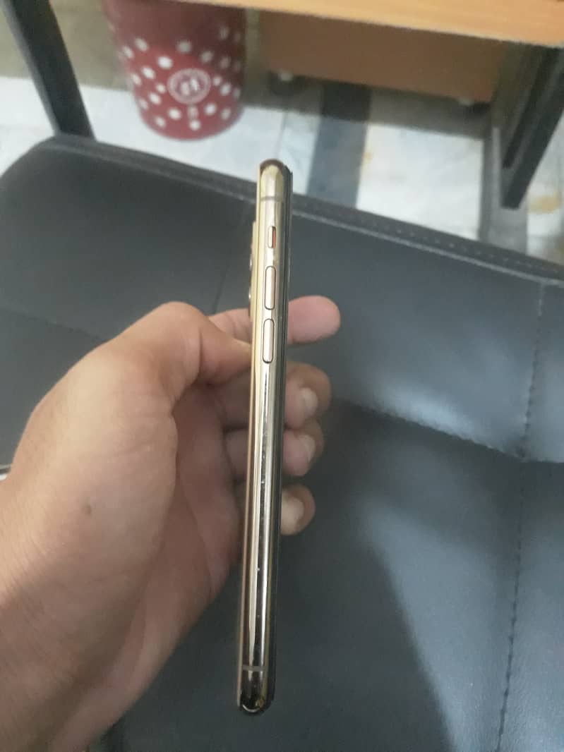Apple iPhone 11 Pro 2