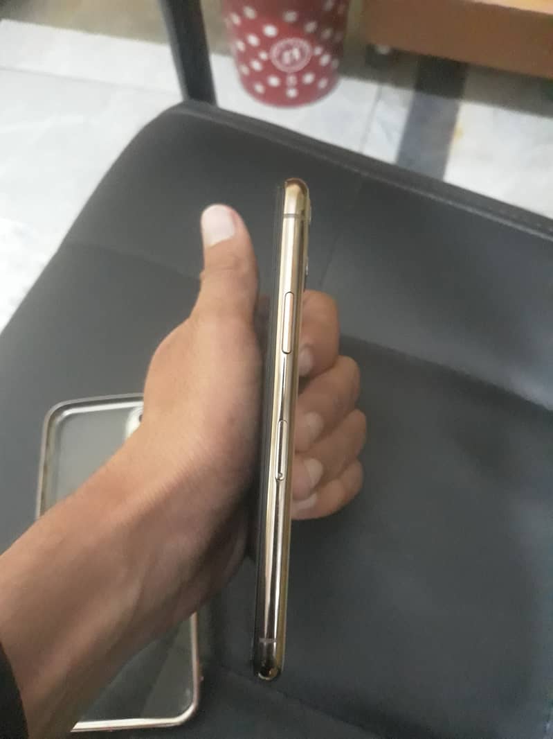 Apple iPhone 11 Pro 3