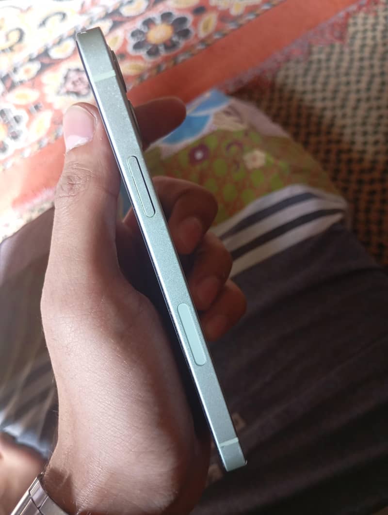 Apple iPhone 12 5