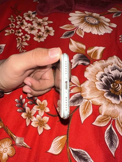 Apple iPhone 7