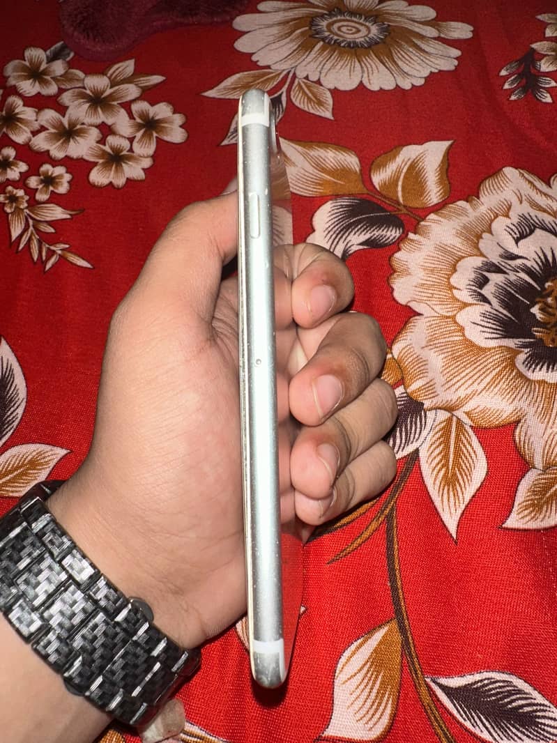 Apple iPhone 7 6