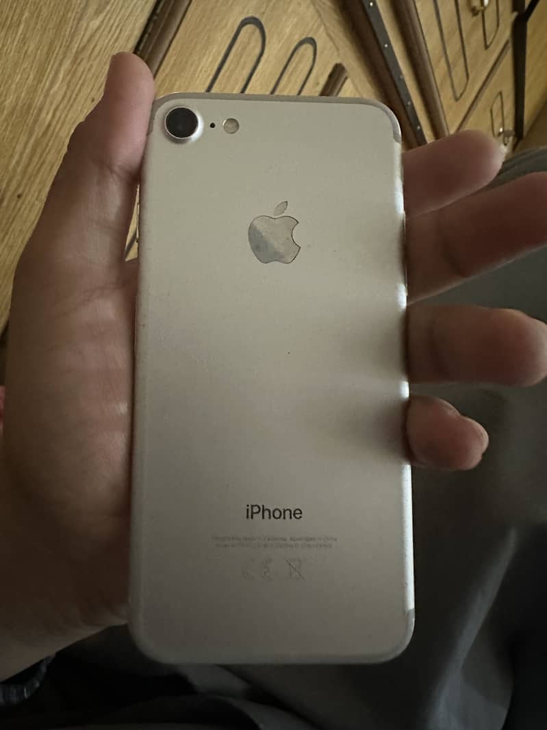 Apple iPhone 7 7