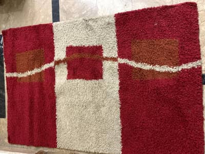 Beautiful Red and White themed Rug