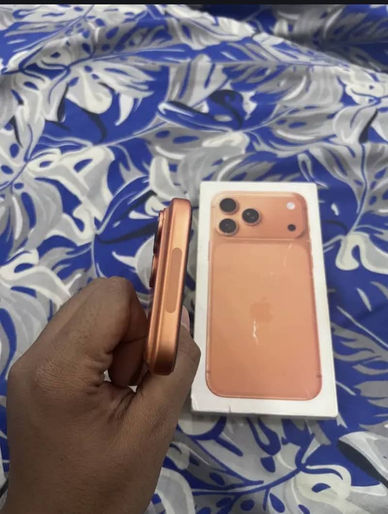 Apple iPhone 17 Pro Max 5