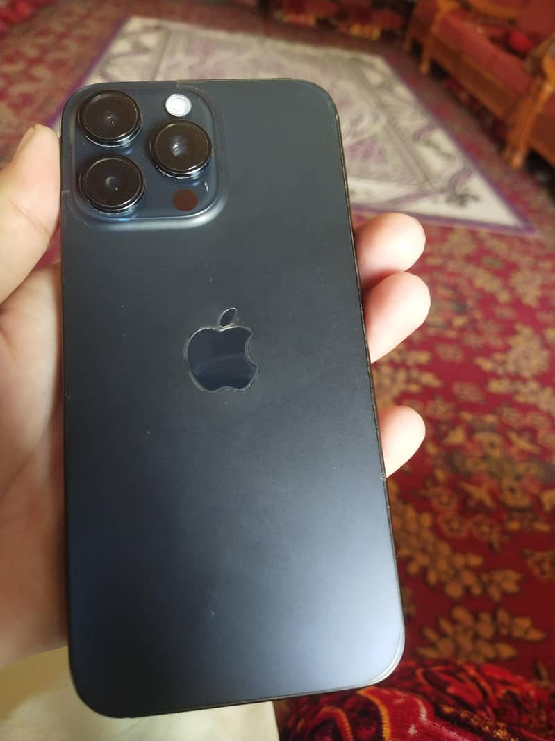 Apple iPhone 15 Pro Max 2
