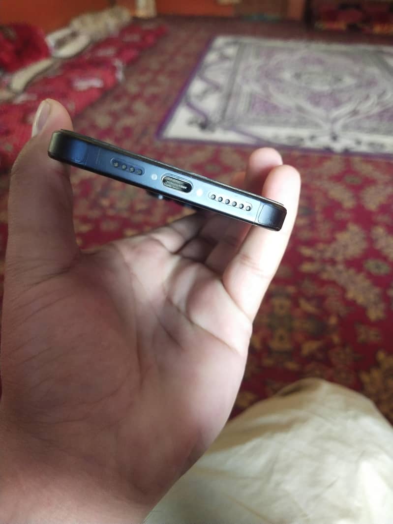 Apple iPhone 15 Pro Max 3
