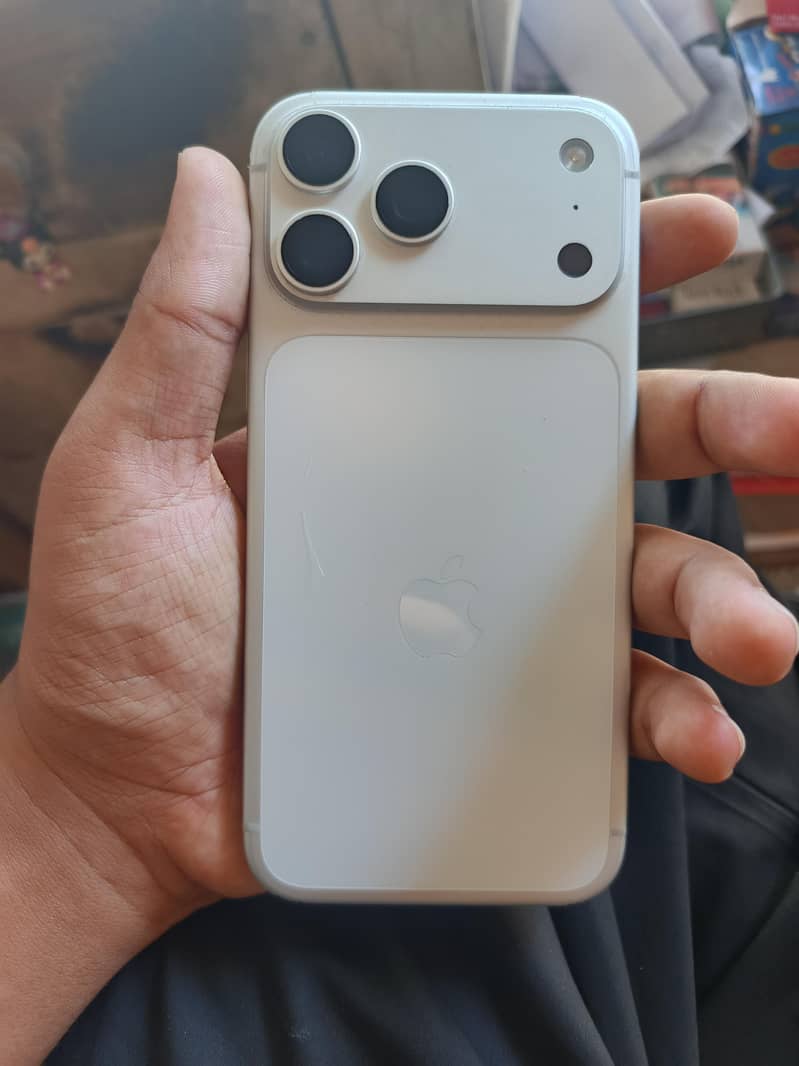 Apple iPhone 17 Pro Max 0