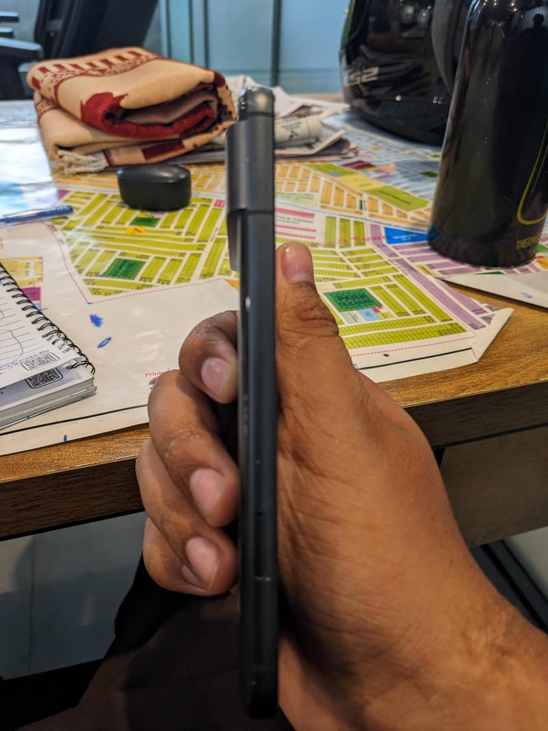 Google Pixel 8 4