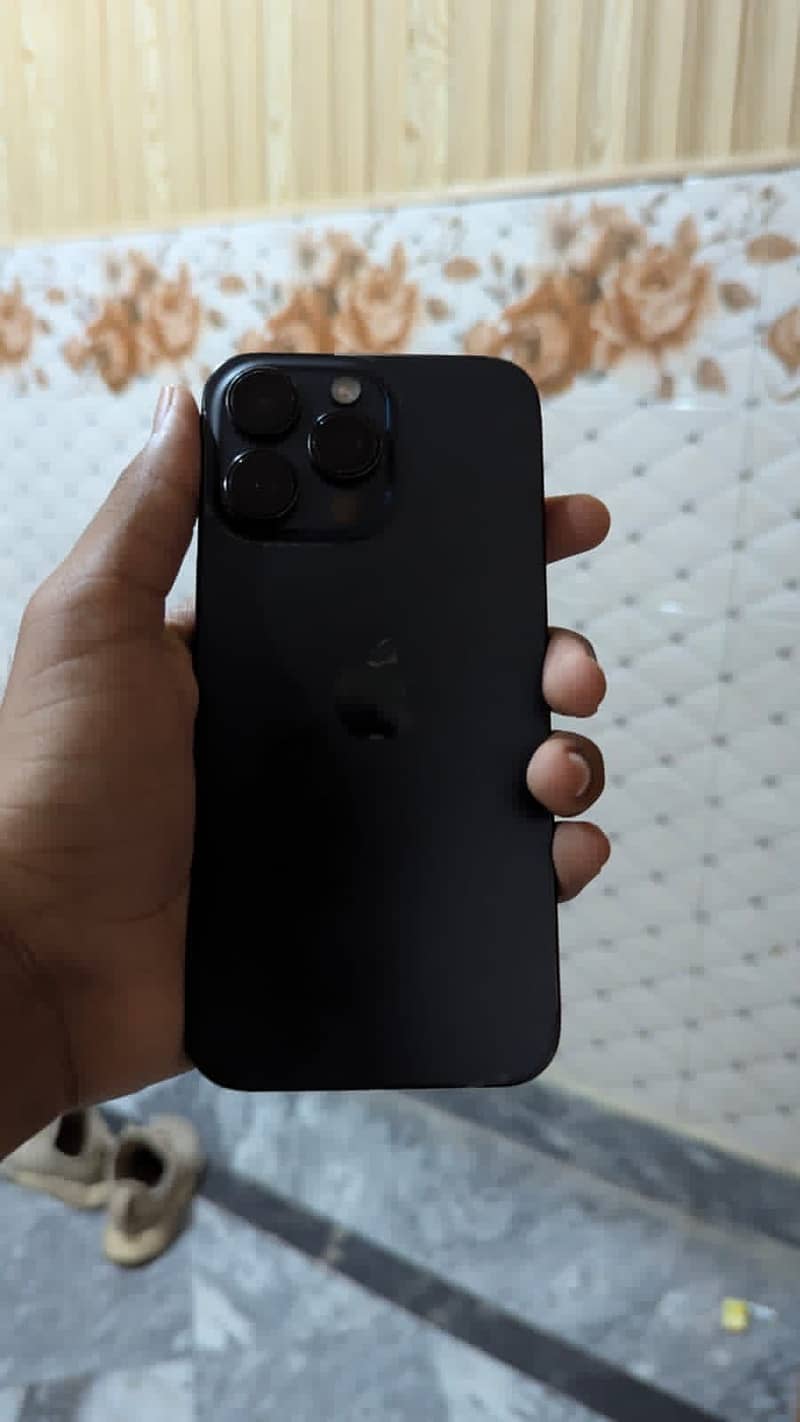 Apple iPhone 15 Pro Max 0