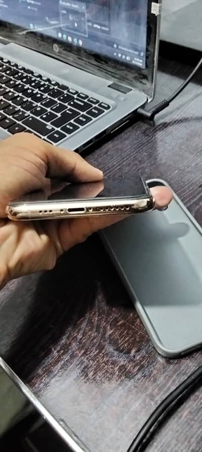 Apple iPhone XS