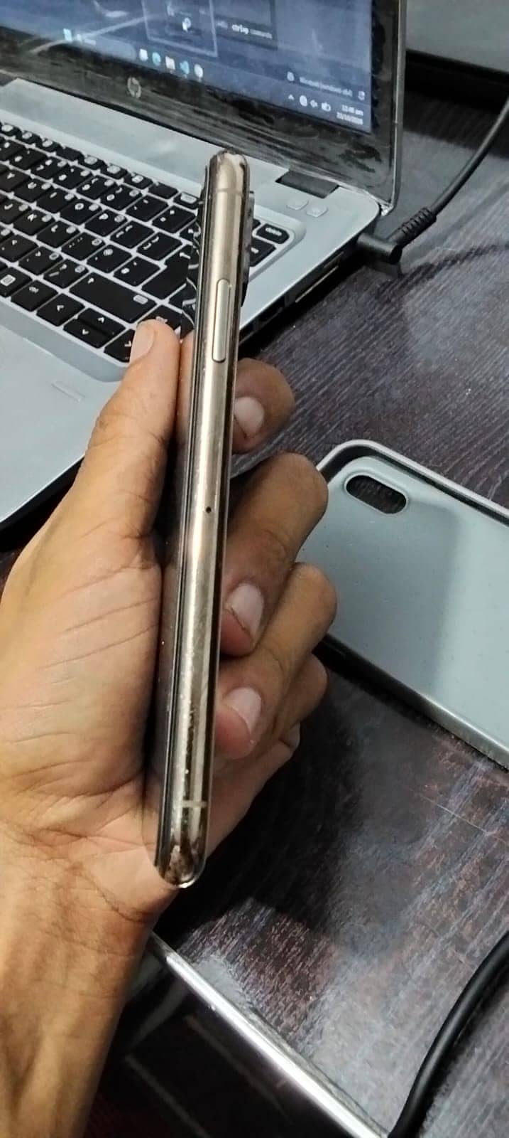 Apple iPhone XS 3