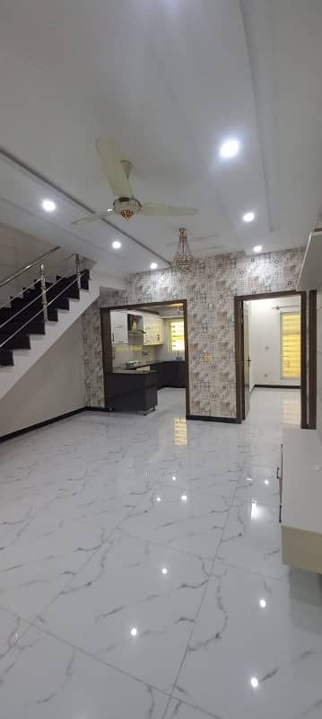Overseas 2 10 Marla Slightly Used House For Sale Gas Installed Neat Clean Condition Near To Mosque Commercial Park