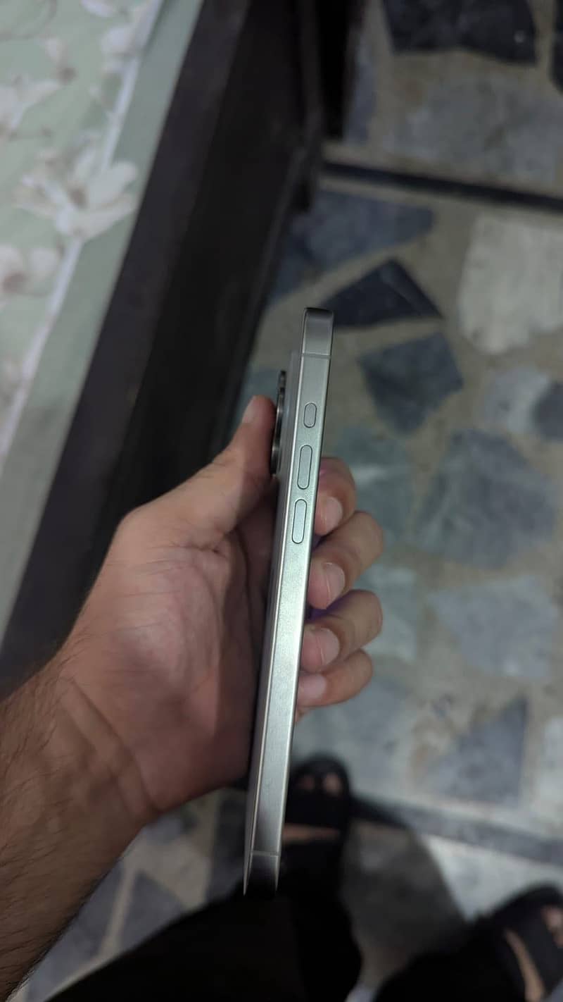 Apple iPhone 15 Pro Max 5