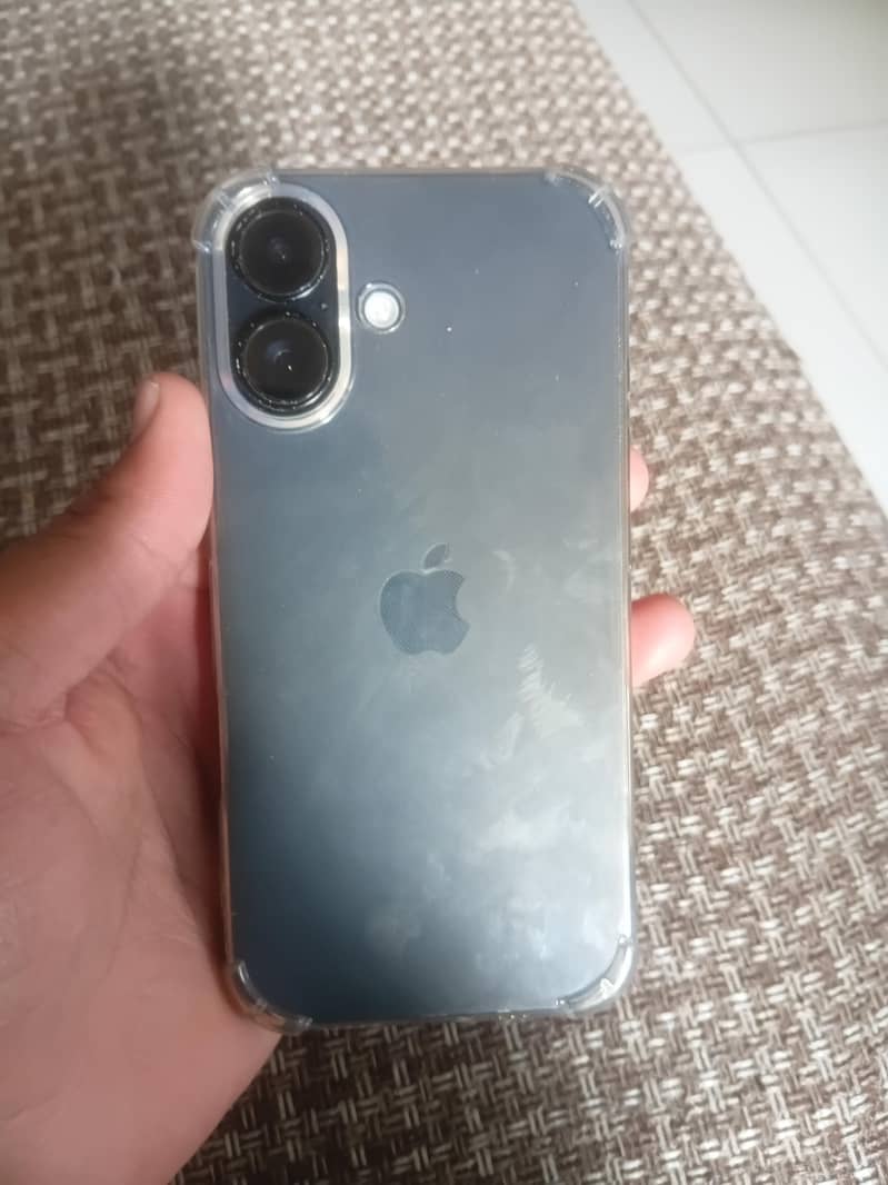 Apple iPhone 16 0