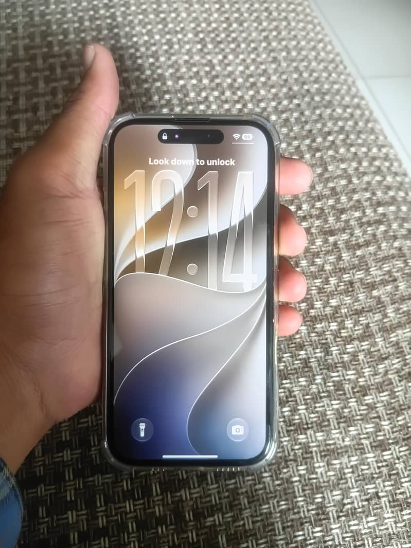 Apple iPhone 16 1