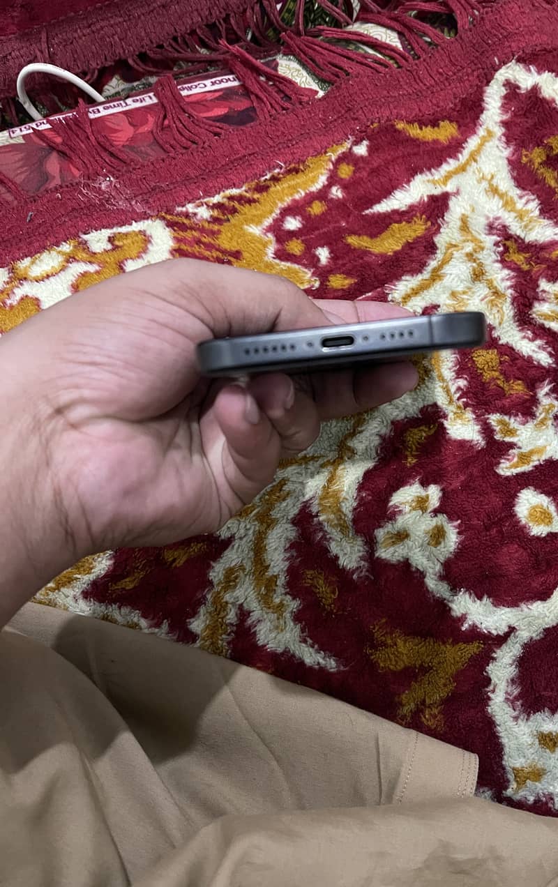 Apple iPhone 15 Pro Max 1