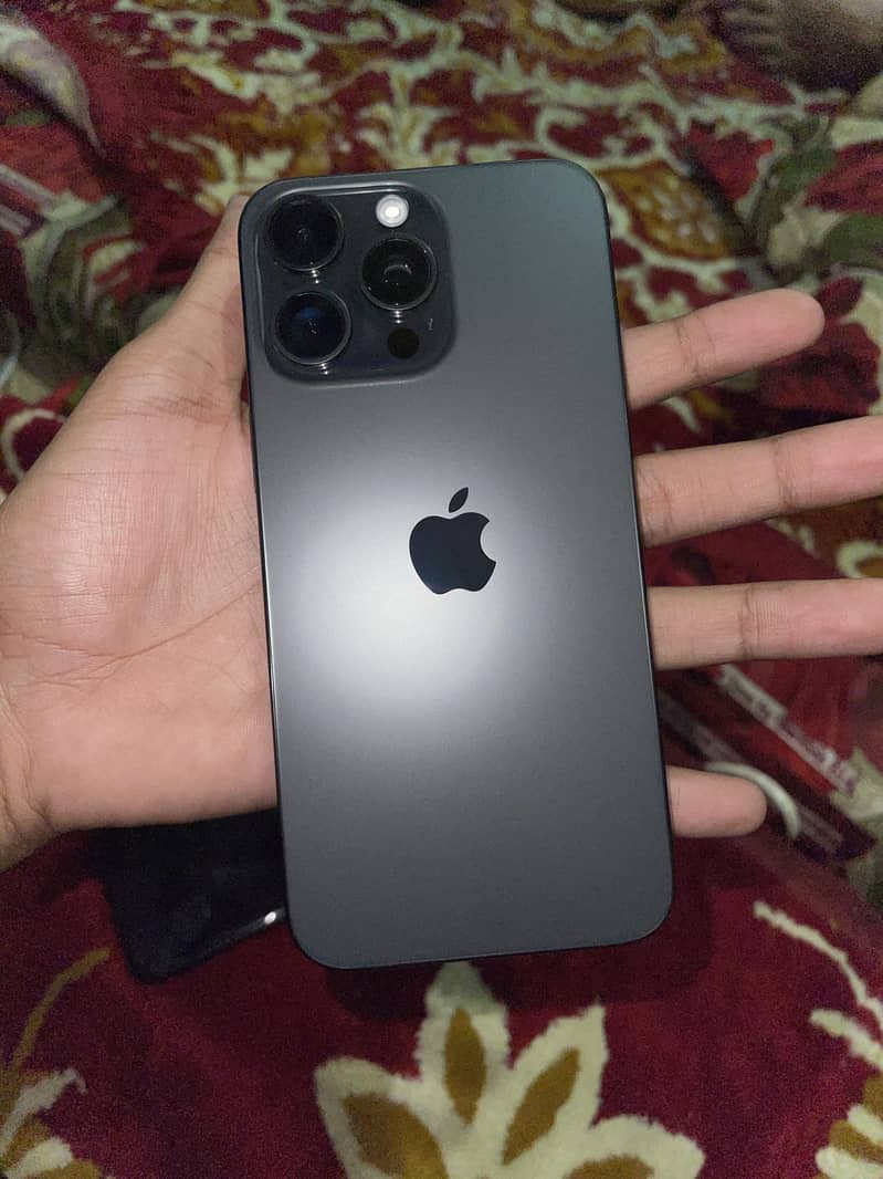 Apple iPhone 15 Pro Max 5