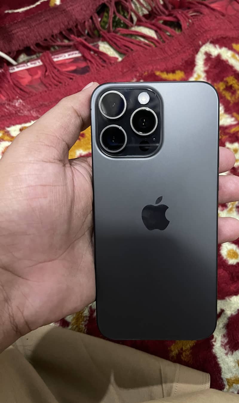 Apple iPhone 15 Pro Max 6
