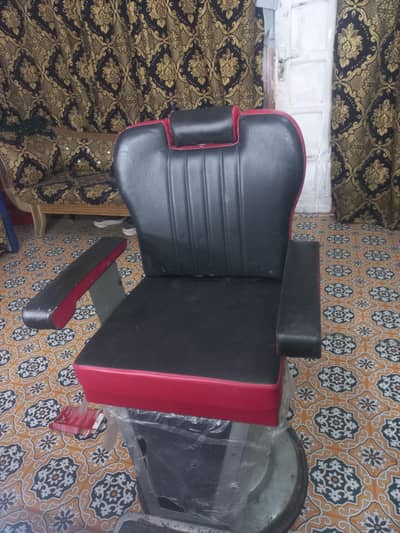 chair is very good condition not a demage just one foot place demage