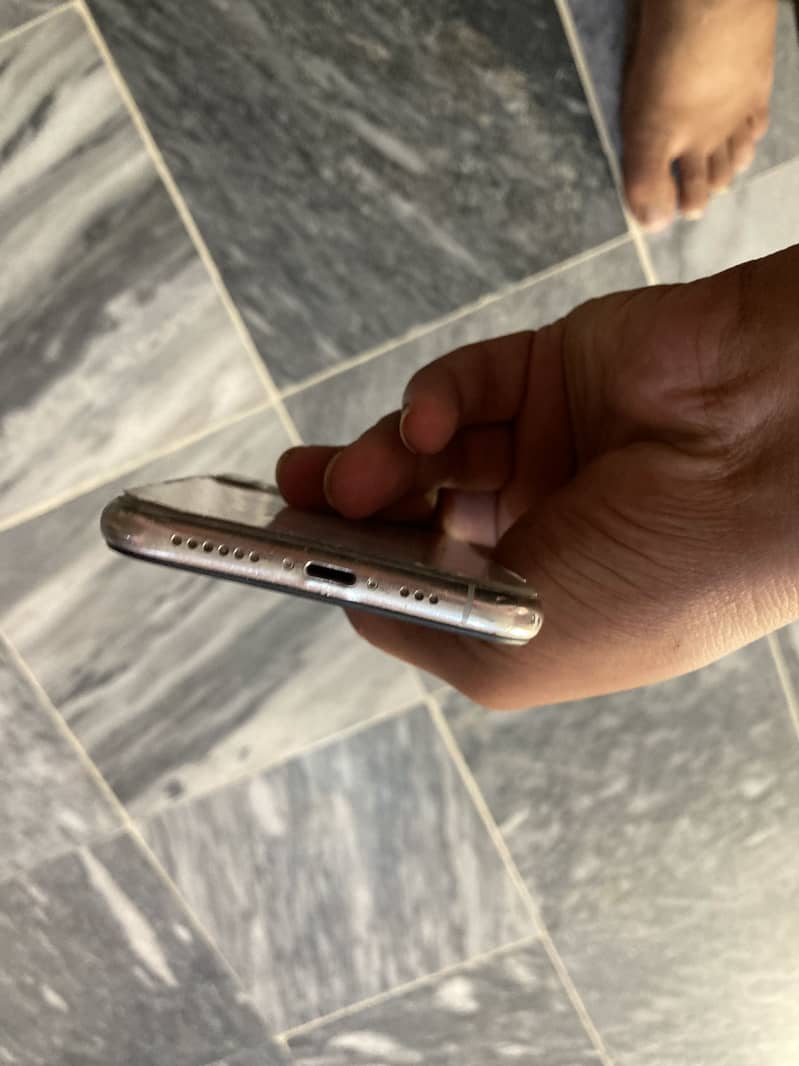 Apple iPhone 11 Pro 3