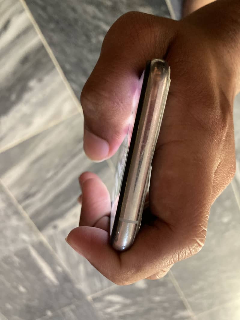 Apple iPhone 11 Pro 6