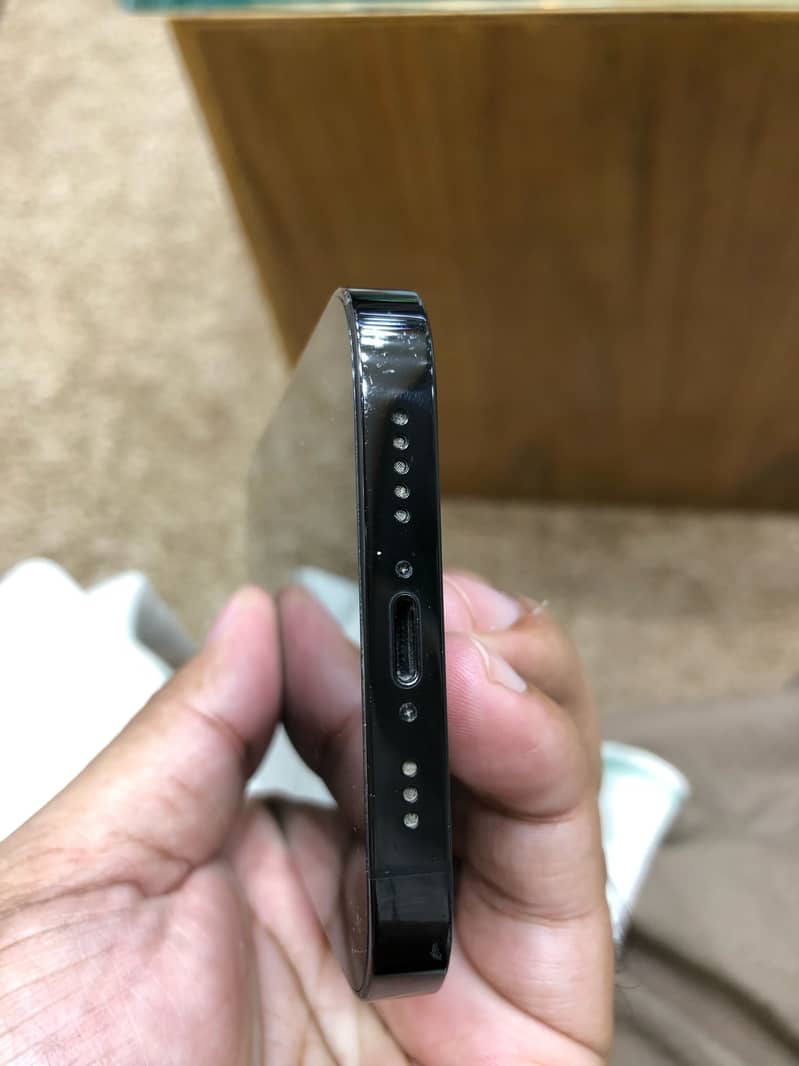 Apple iPhone 14 Pro 0