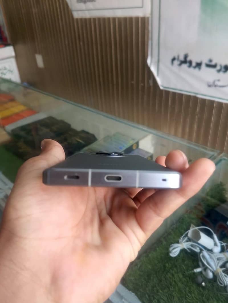 Sharp Aquos R7 2